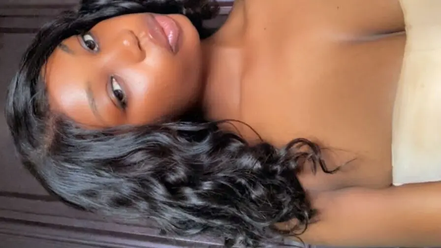 Live Sex Chat with SlimzyRose