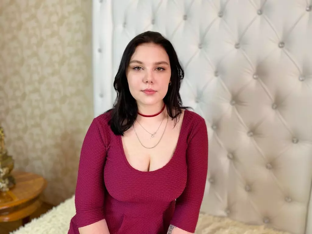 Live Sex Chat with SophieMilson