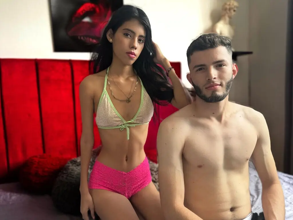 Live Sex Chat with ThomasAndVanesa