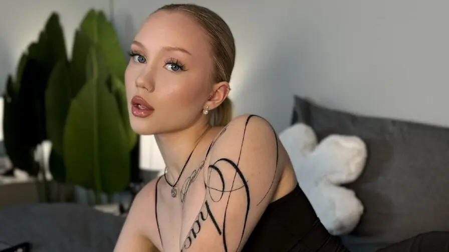 Live Sex Chat with TracySwon