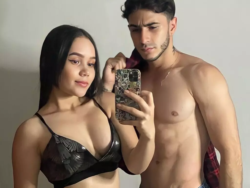 Live Sex Chat with VioletAndChris