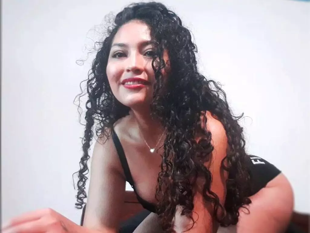 Live Sex Chat with ZainaFrench
